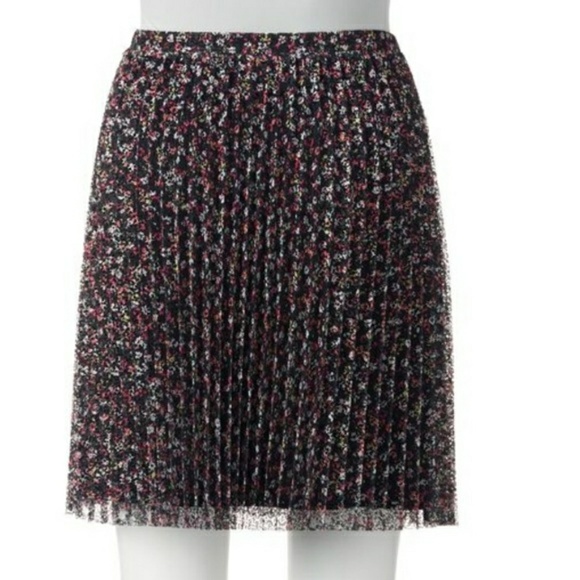 πππNWT ELLE FLORAL LACE LINED PLEATED SKIRT XL - Picture 1 of 3
